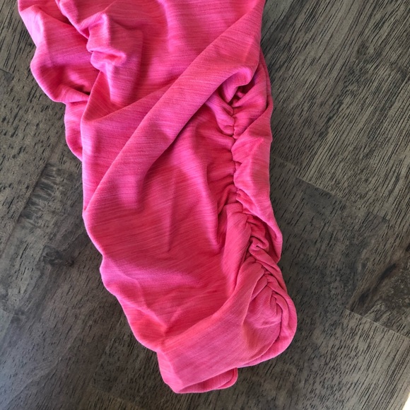 Leo Star Crops - Picture 2 of 4